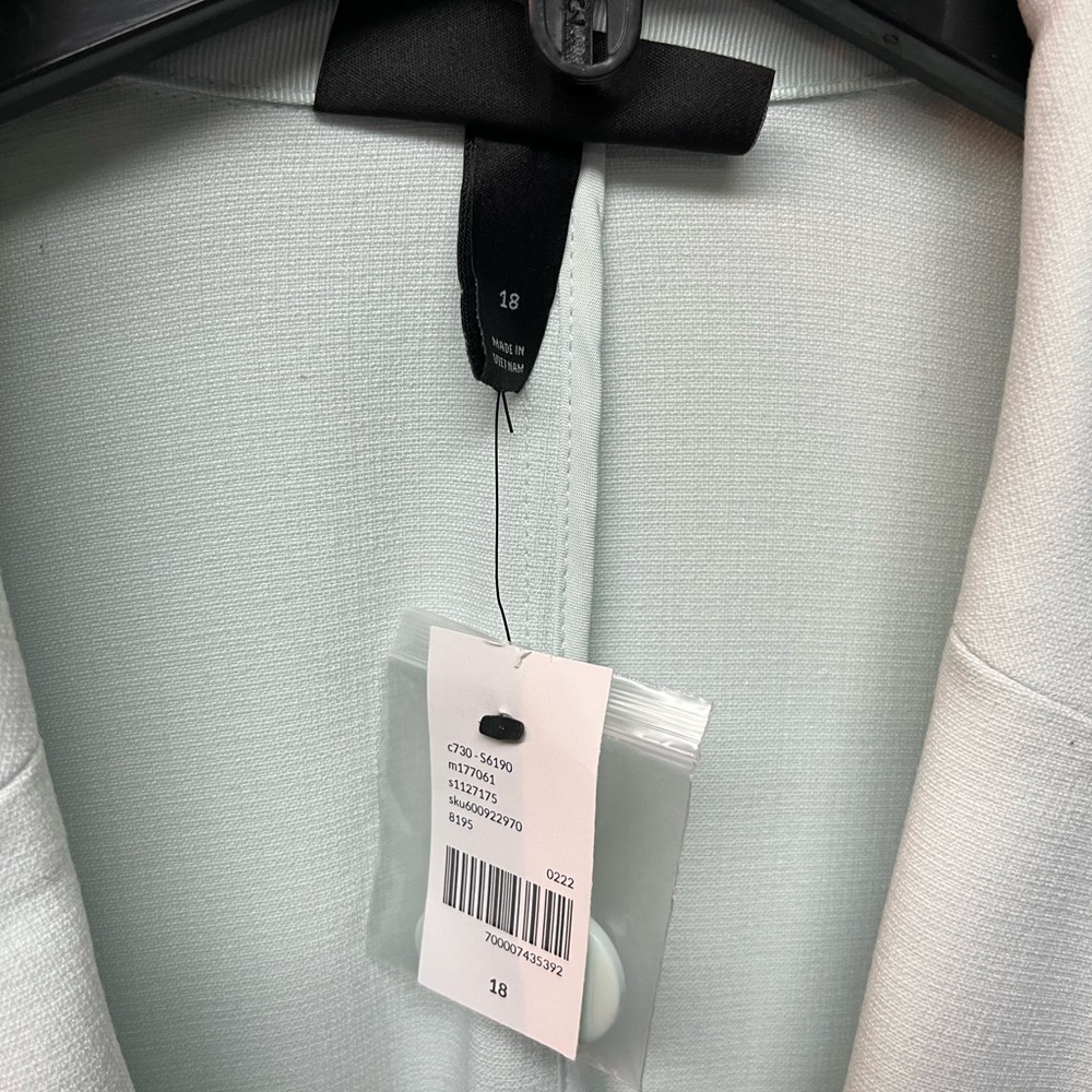 Lane Bryant Women's Light Green Blazer - Picture 2 of 5
